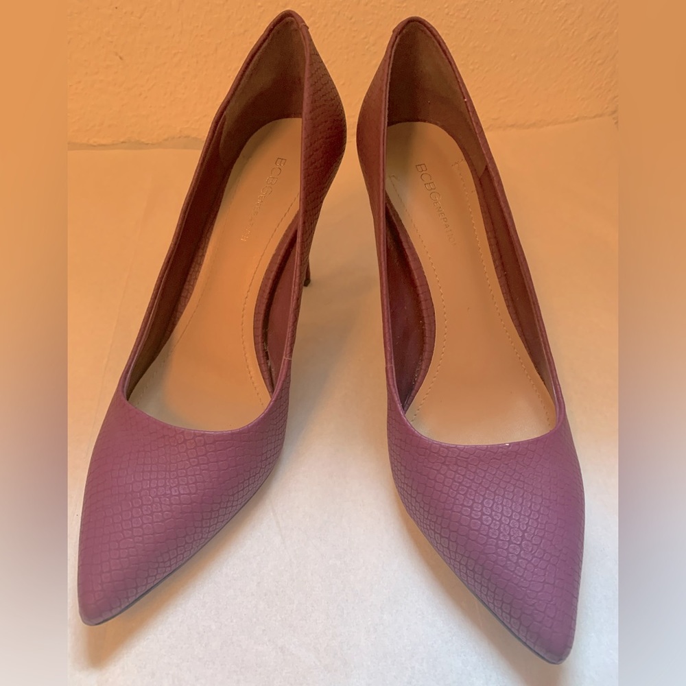 Bcbgeneration purple pump heel